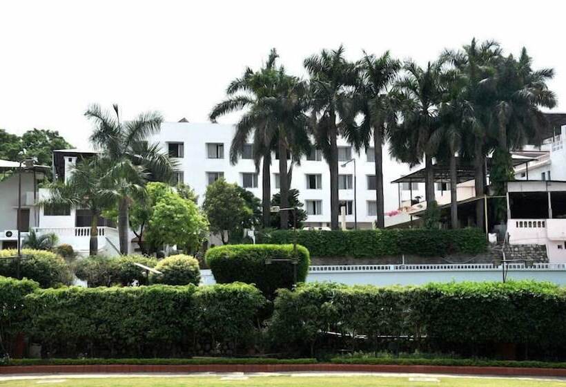 בית מלון כפרי Madhuban