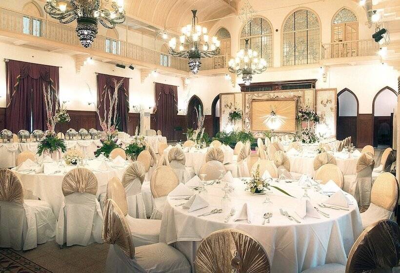 ホテル Majapahit Surabaya Mgallery