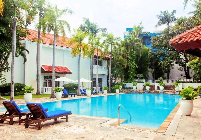 ホテル Majapahit Surabaya Mgallery