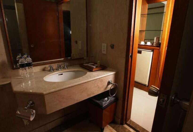 فندق Makassar Golden