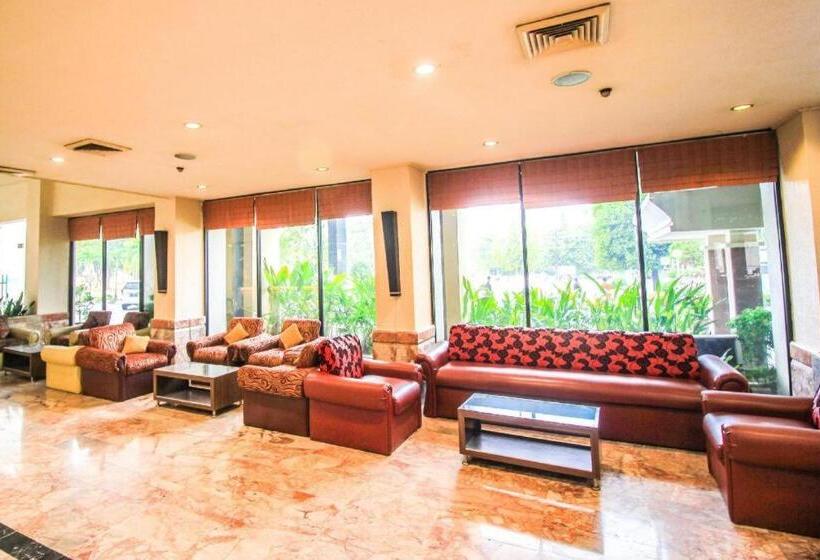 Отель Mutiara Merdeka