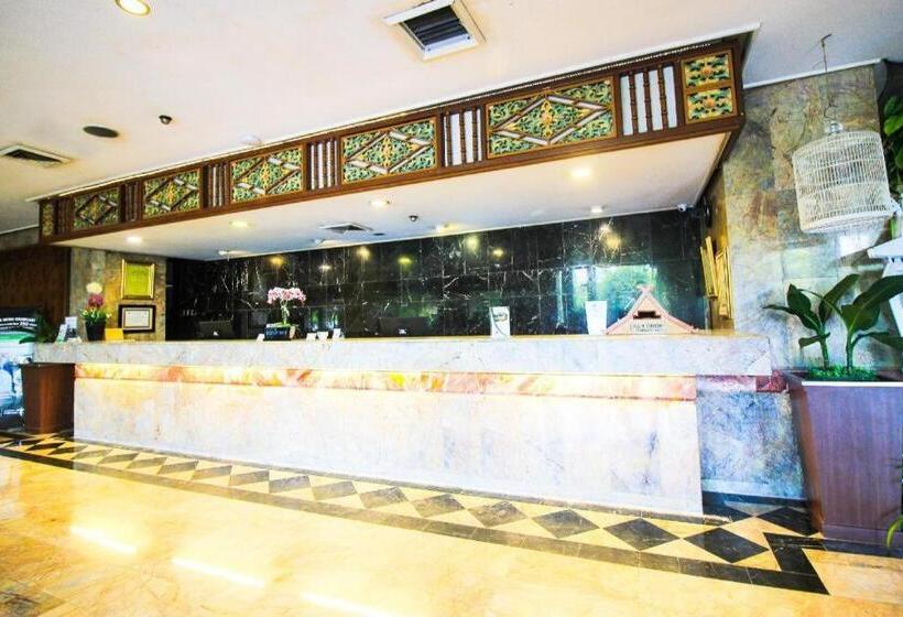 Отель Mutiara Merdeka