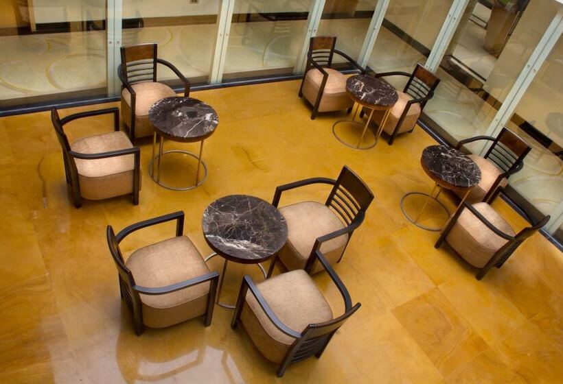 Radisson Blu Marina Hotel Connaught Place