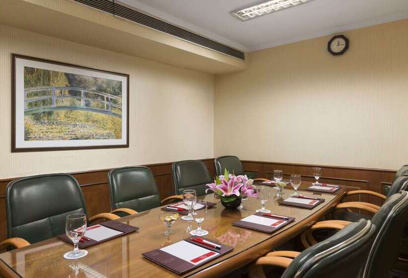 هتل Ramada Plaza By Wyndham Palm Grove