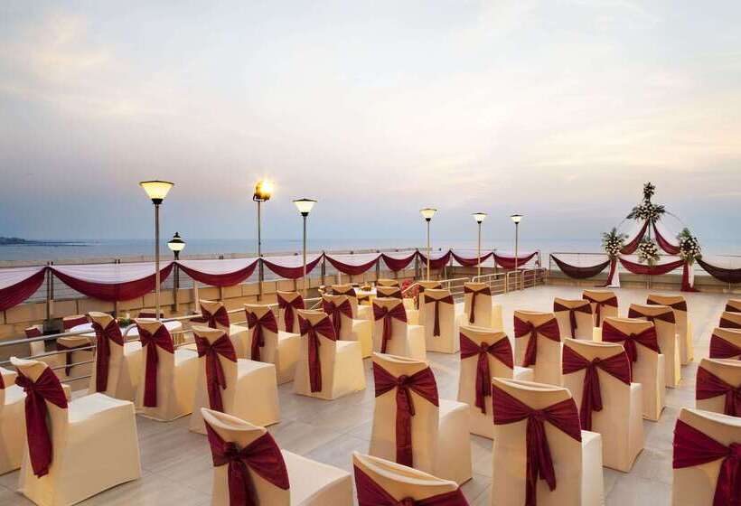 هتل Ramada Plaza By Wyndham Palm Grove