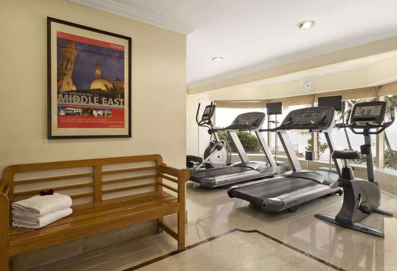 هتل Ramada Plaza By Wyndham Palm Grove