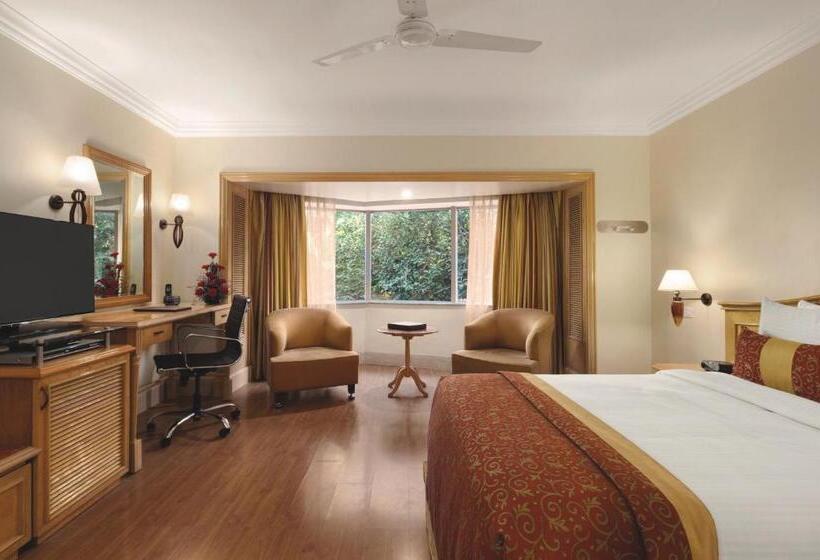 هتل Ramada Plaza By Wyndham Palm Grove