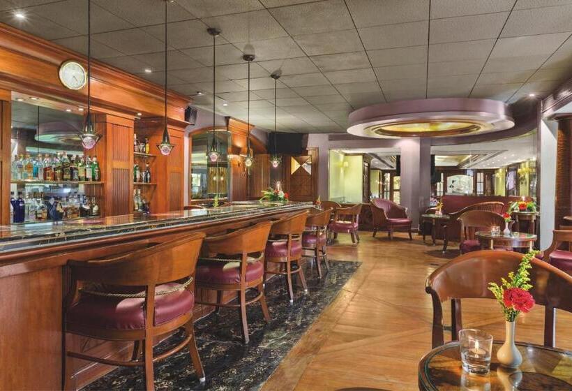 هتل Ramada Plaza By Wyndham Palm Grove