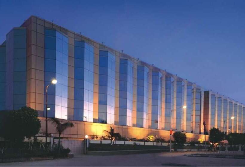 هتل Ramada Plaza By Wyndham Palm Grove