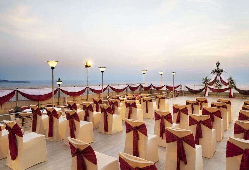 هتل Ramada Plaza By Wyndham Palm Grove