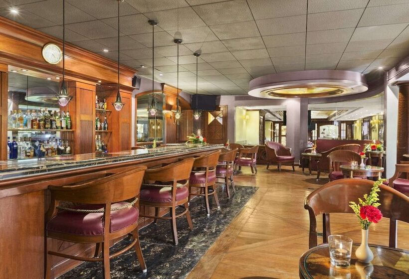 هتل Ramada Plaza By Wyndham Palm Grove