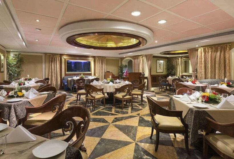 هتل Ramada Plaza By Wyndham Palm Grove