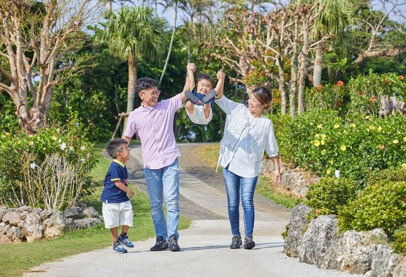 Royal View Hotel Churaumi