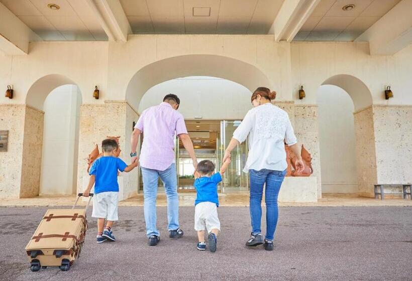 Royal View Hotel Churaumi