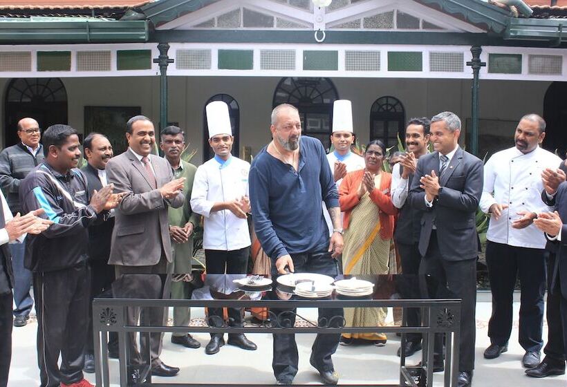 هتل Savoy  Ihcl Seleqtions