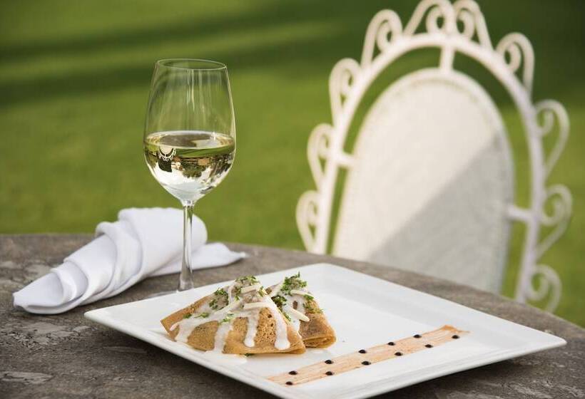 هتل Savoy  Ihcl Seleqtions