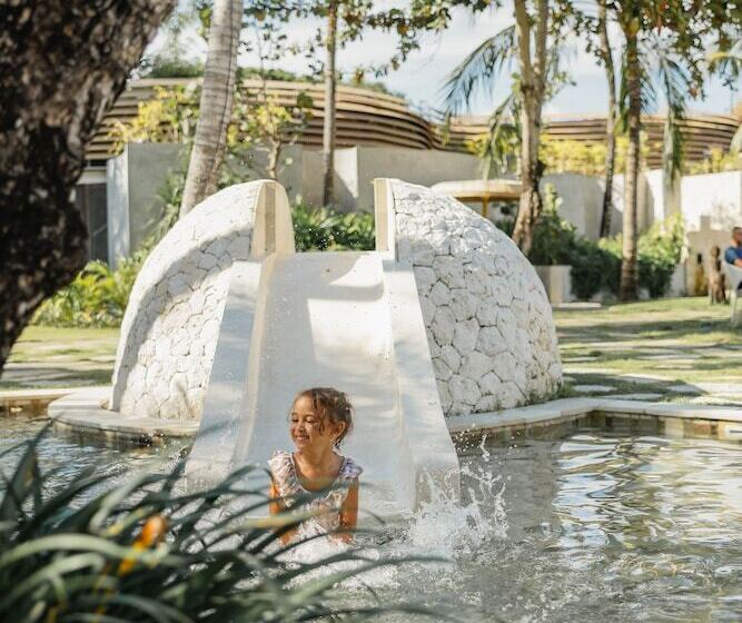 호텔 Segara Village