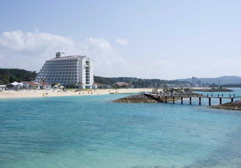 Отель Sheraton Okinawa Sunmarina Resort
