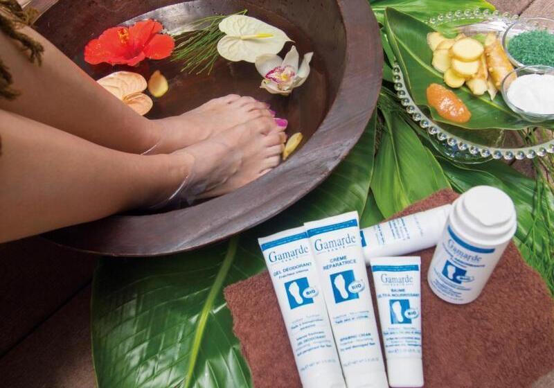 Отель Sheraton Okinawa Sunmarina Resort