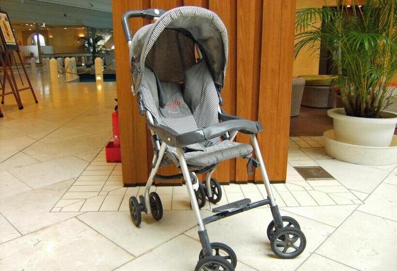 Отель Sheraton Okinawa Sunmarina Resort