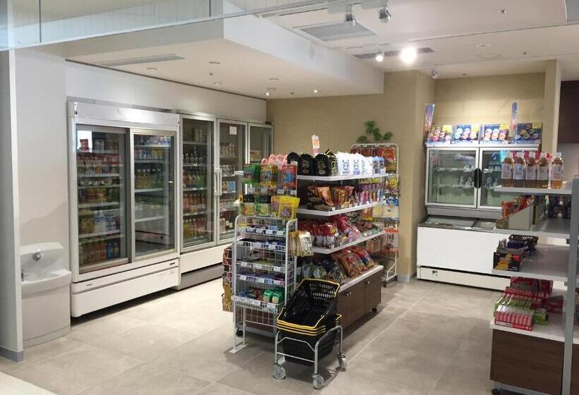 Отель Sheraton Okinawa Sunmarina Resort