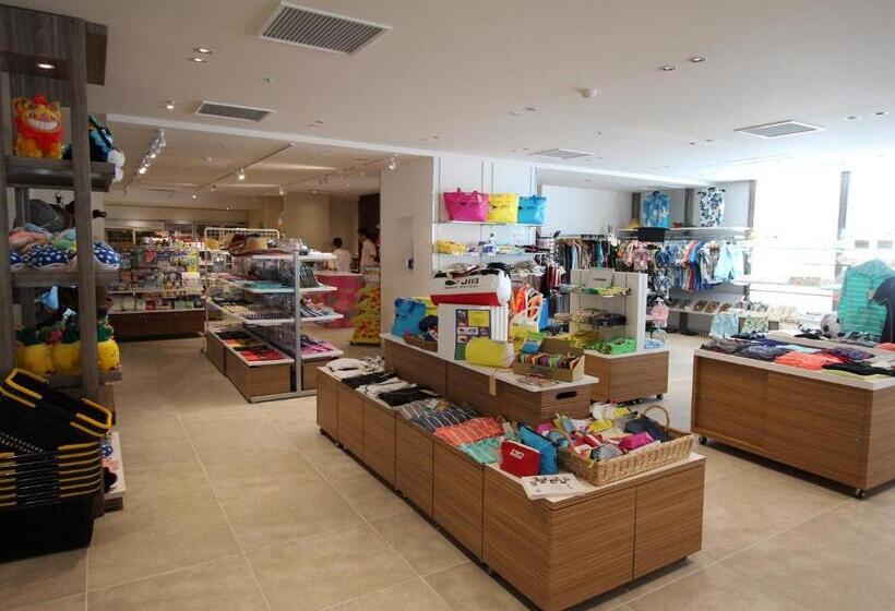 Отель Sheraton Okinawa Sunmarina Resort