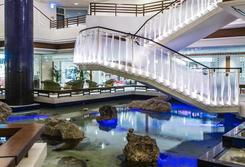 Отель Sheraton Okinawa Sunmarina Resort