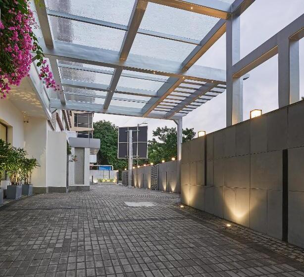 호텔 Southern Star Bangalore