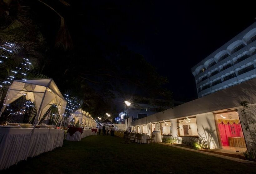 ホテル Southern Star Mysore