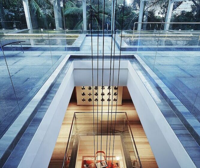 هتل Taj Coromandel