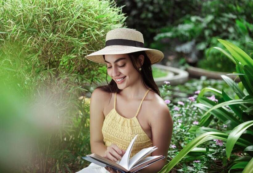 Отель Taj Krishna