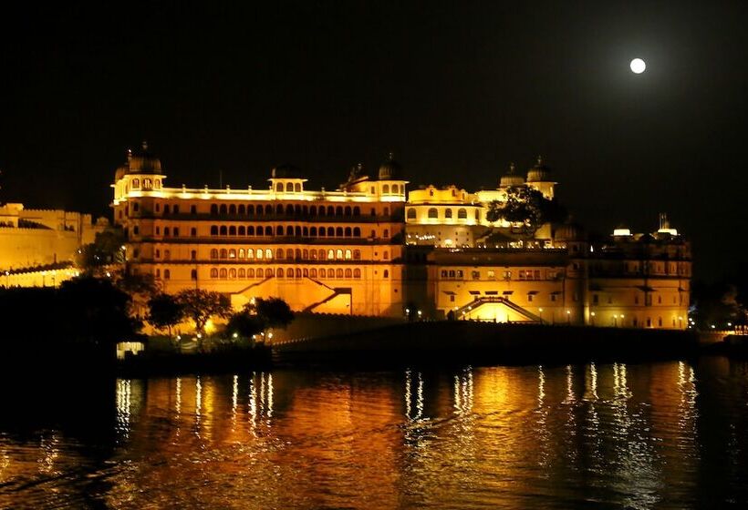 ホテル Taj Lake Palace Udaipur