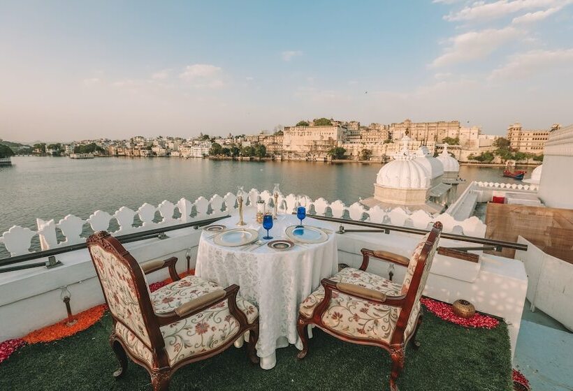 ホテル Taj Lake Palace Udaipur
