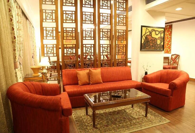 Отель The Ashok, New Delhi