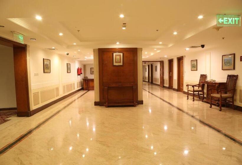 Отель The Ashok, New Delhi