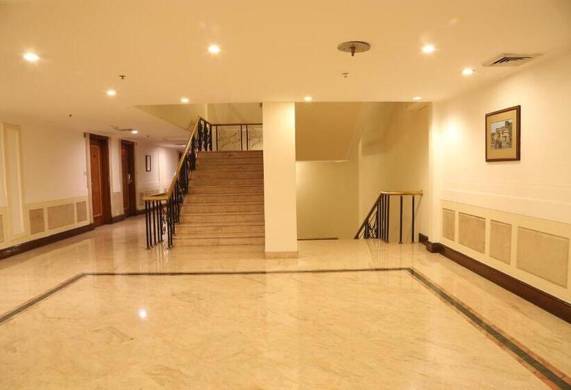 Отель The Ashok, New Delhi