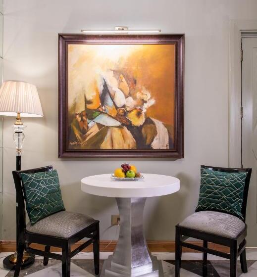 בית מלון כפרי The Claridges New Delhi