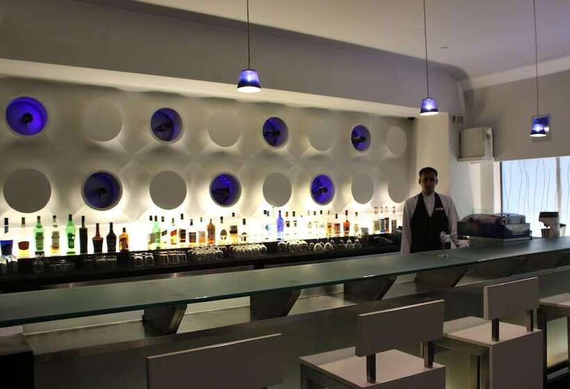 فندق The Hans, New Delhi