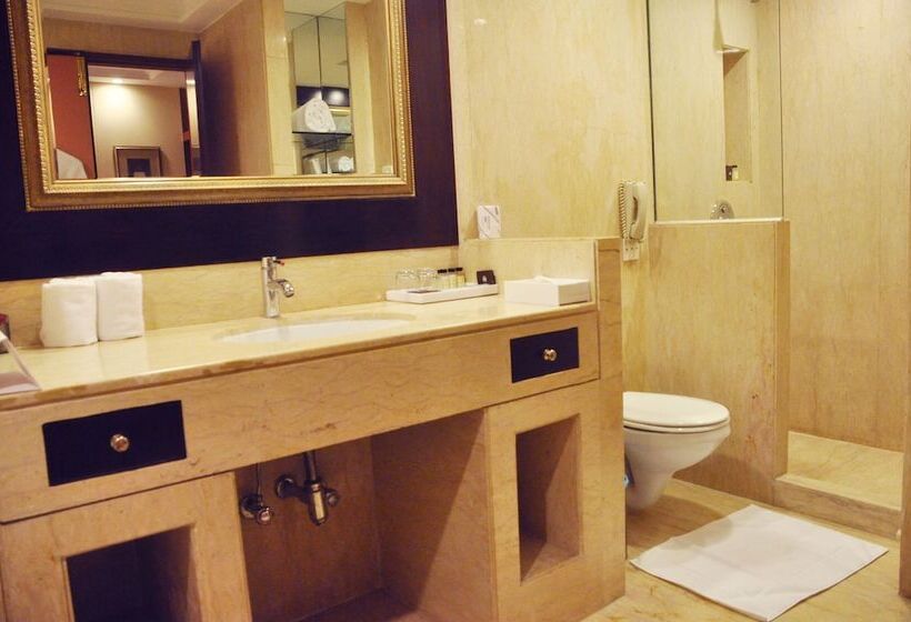 فندق The Hans, New Delhi