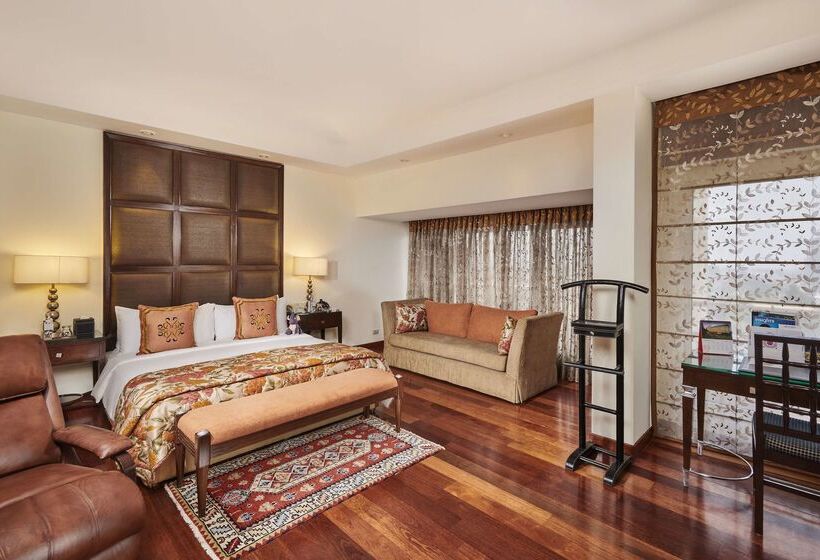 فندق The Lalit Ashok