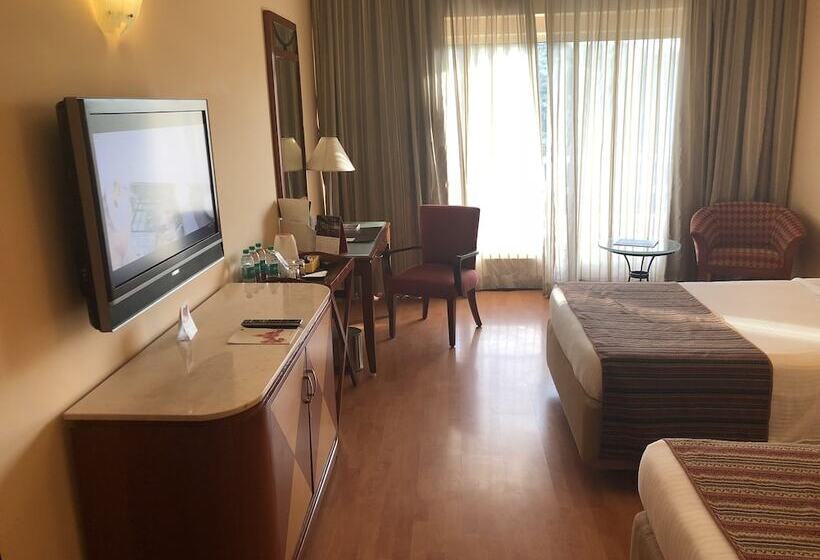 فندق The Lalit Ashok