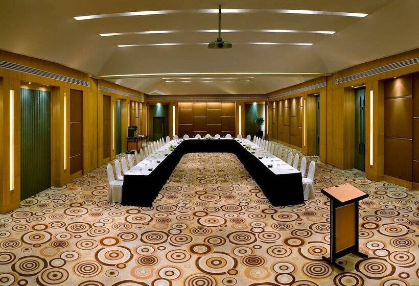 فندق The Lalit Ashok