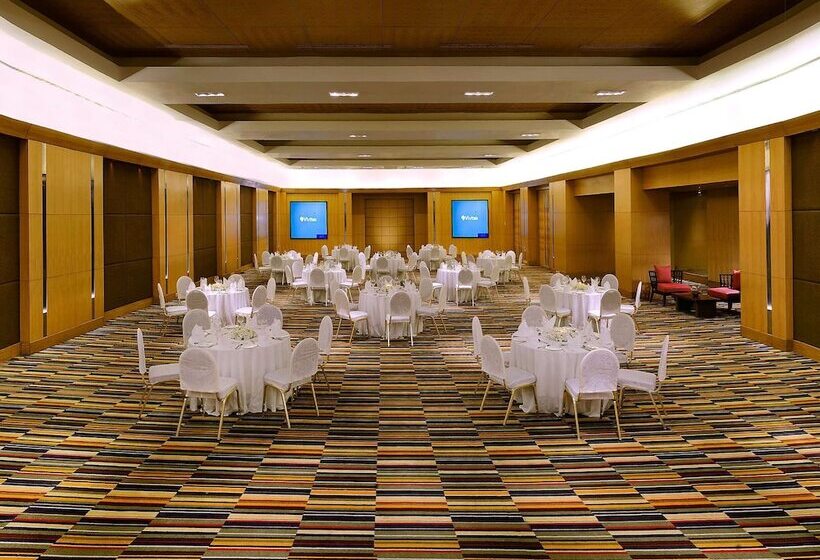 فندق The Lalit Ashok