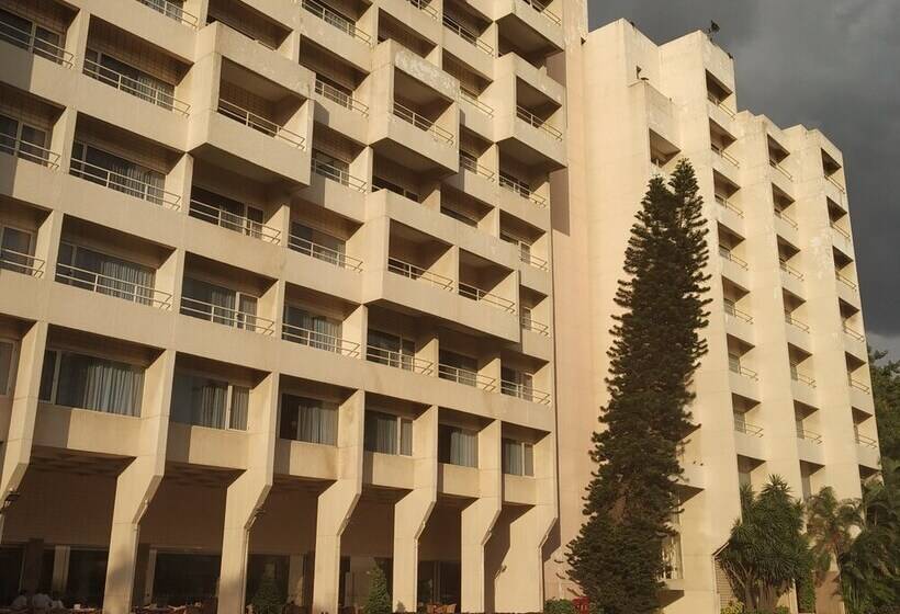 فندق The Lalit Ashok