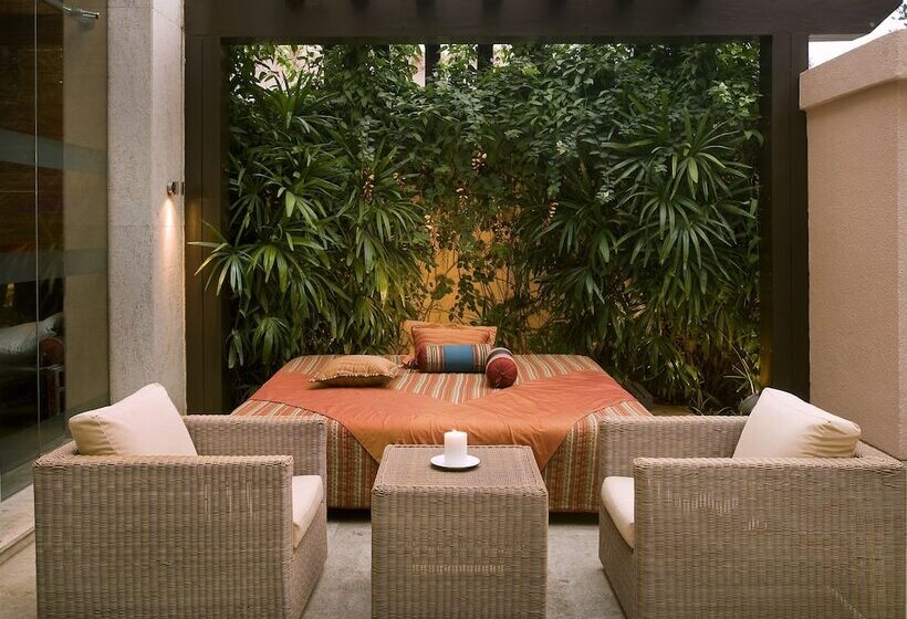 فندق The Lalit Ashok