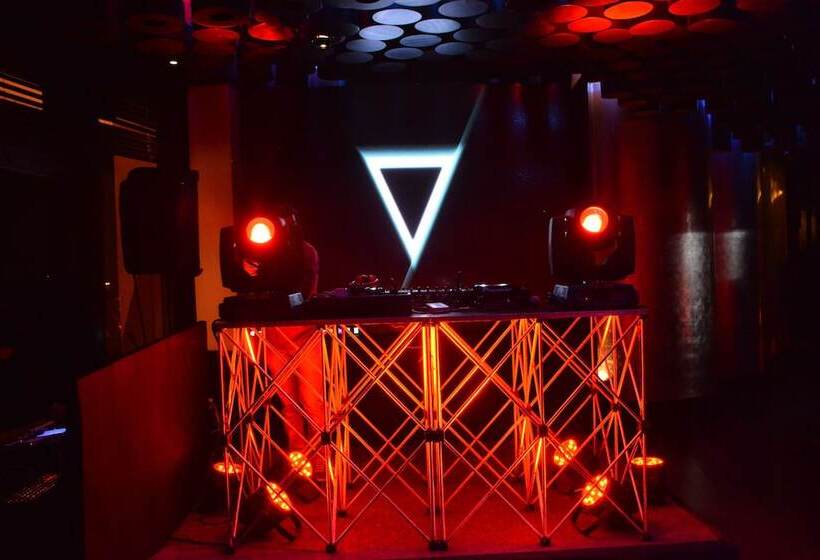 فندق The Lalit Ashok