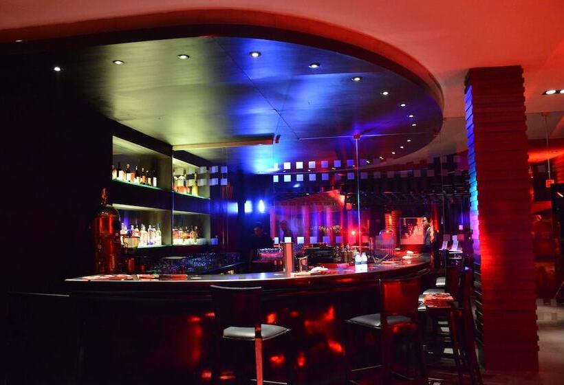 فندق The Lalit Ashok