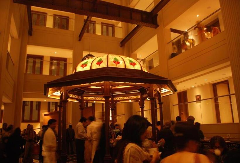 هتل The Lalit Great Eastern Kolkata