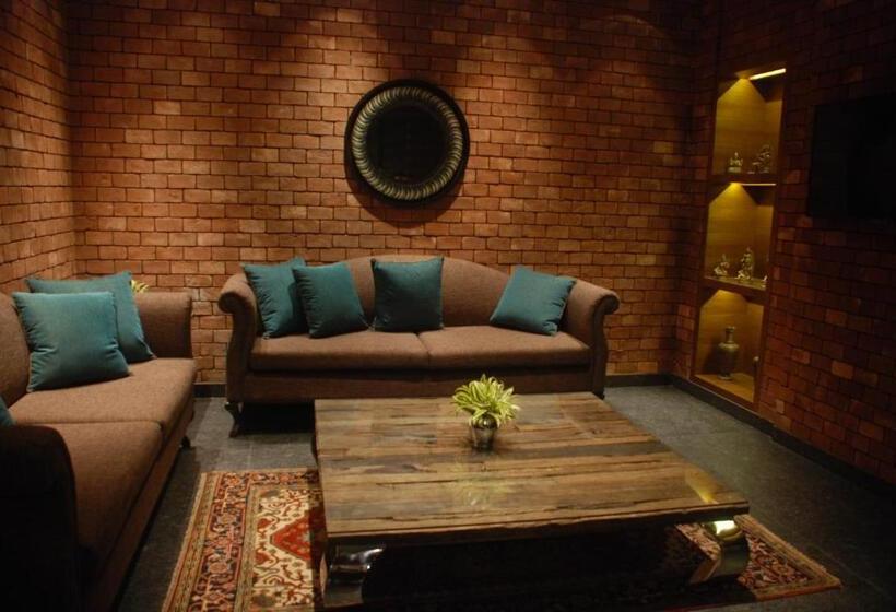 هتل The Lalit Great Eastern Kolkata