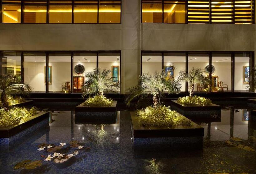 هتل The Lalit Great Eastern Kolkata